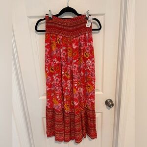 NWT Cloth & Portrait Multi Color Lined Maxi Skirt with Ruching Waist

Size M